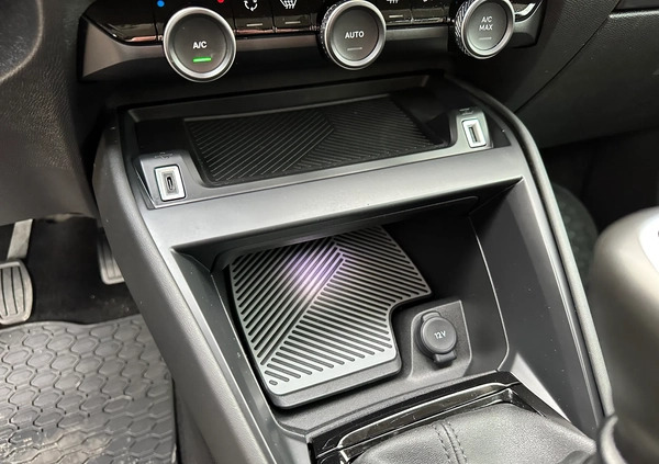 Citroen C4 cena 76900 przebieg: 6600, rok produkcji 2022 z Kleszczele małe 781